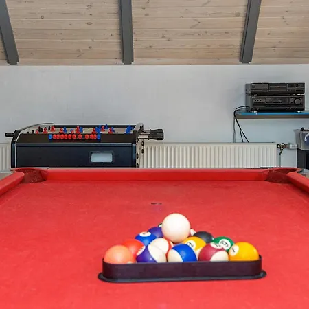 Luxury Retreat With Tennis Vakantiehuis