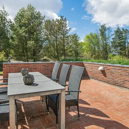 Luxury Retreat With Tennis Ferienhaus